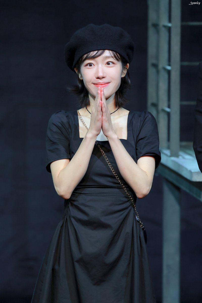 JY_ONLY_'s tweet photo. 261014 <클로저> 커튼콜 위크 #소주연

베레모 쓰고 나타난 천사 👼 https://t.co/Dazs7xOc7m