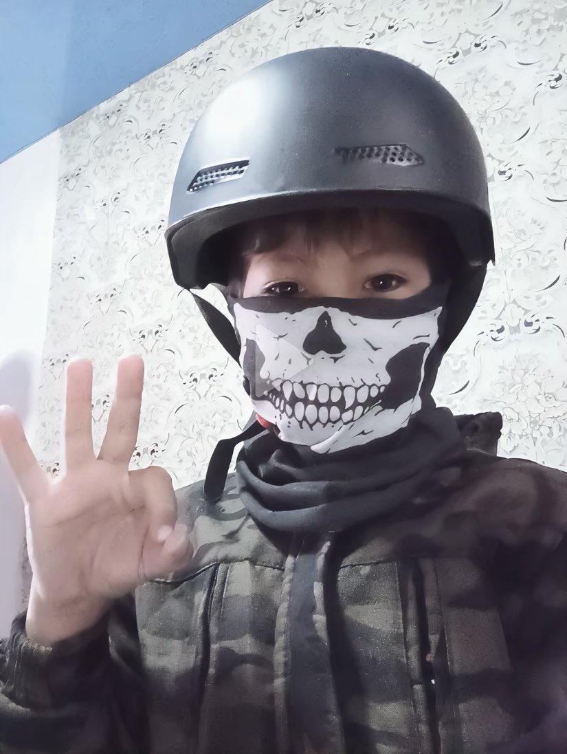 Evl1um1's tweet photo. I’m white https://t.co/yQ85iL5z6e