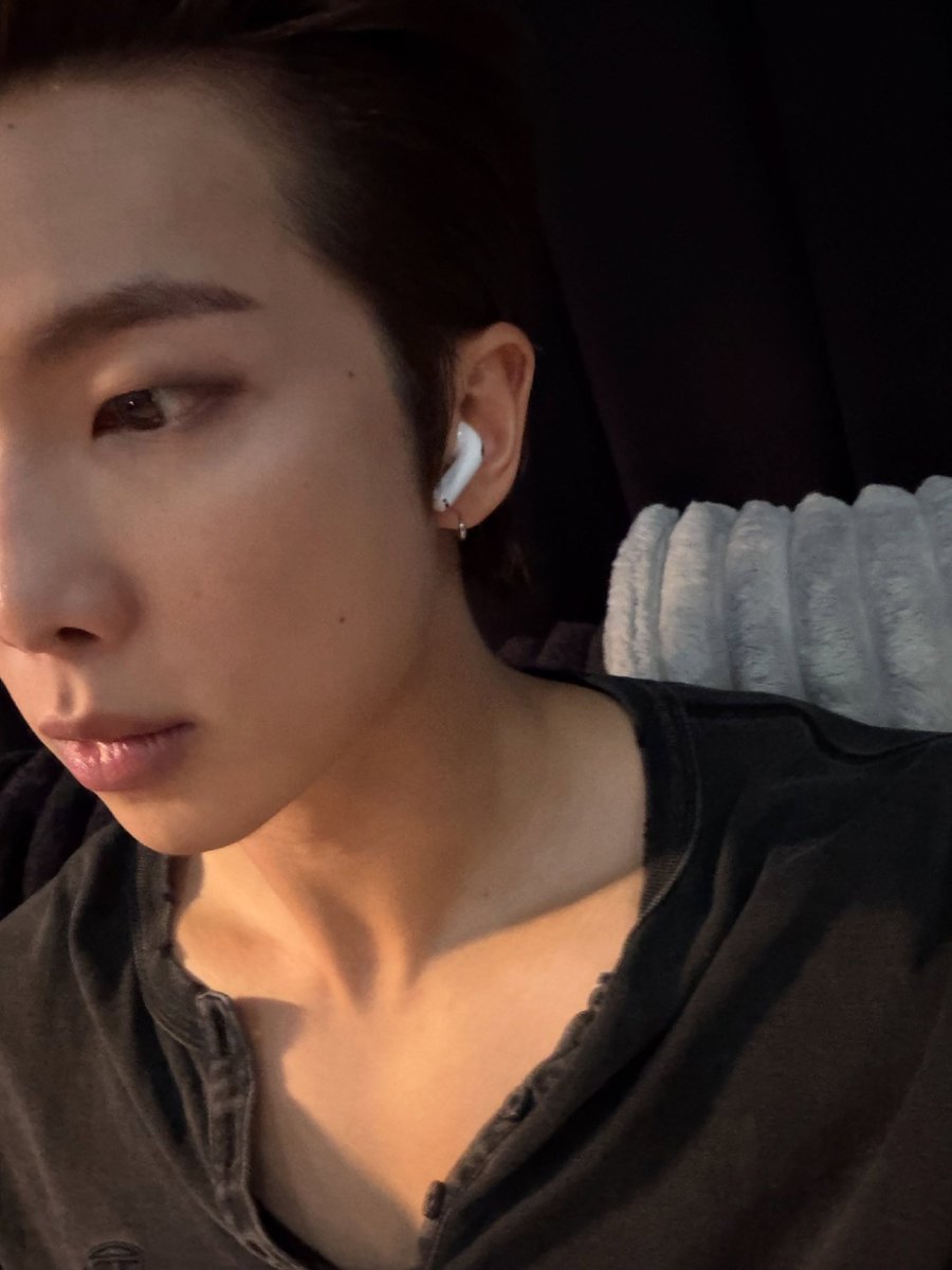 Hope942013's tweet photo. I vote for #ARIASBTS at the 2026 ARIA Music Awards https://t.co/MUSvSR674E