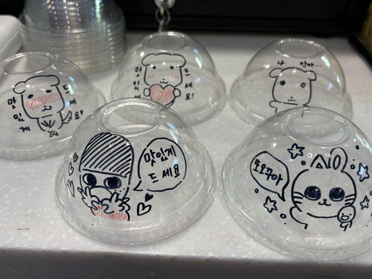 simgealws's tweet photo. 카페알바 재밌게 하는 법 https://t.co/EvlxIIvTb2