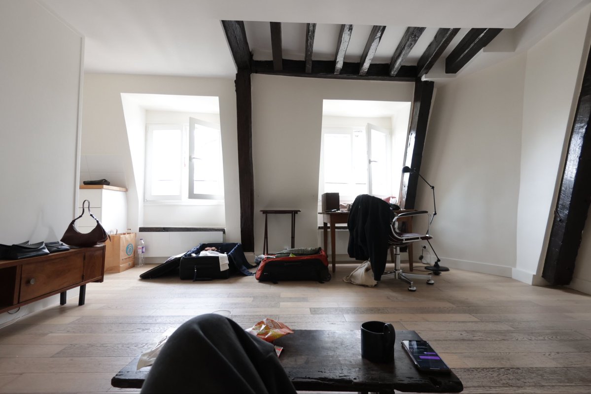 quit9514's tweet photo. my paris apartment https://t.co/tVukcsnQli