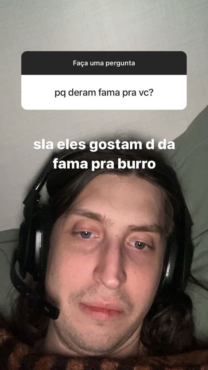 isakiia's tweet photo. Felca conseguiu prever o futuro https://t.co/UC0CEoxXKZ