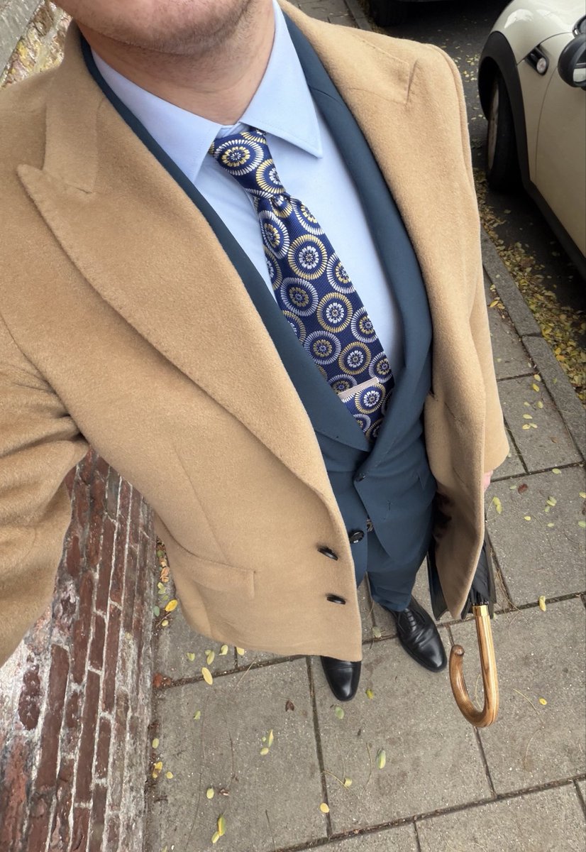 Suitedproperty's tweet photo. Finally time for the overcoat
#gaysuit #suit #suitedmen #suitguys #suited #gayproperty #gaygym #gaystyle https://t.co/nEwlFqiXwH