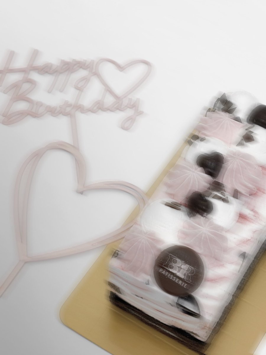 n_0via's tweet photo. お誕生日〜〜🎂꙳︎︎ ⟡ https://t.co/J9JRIQnbok