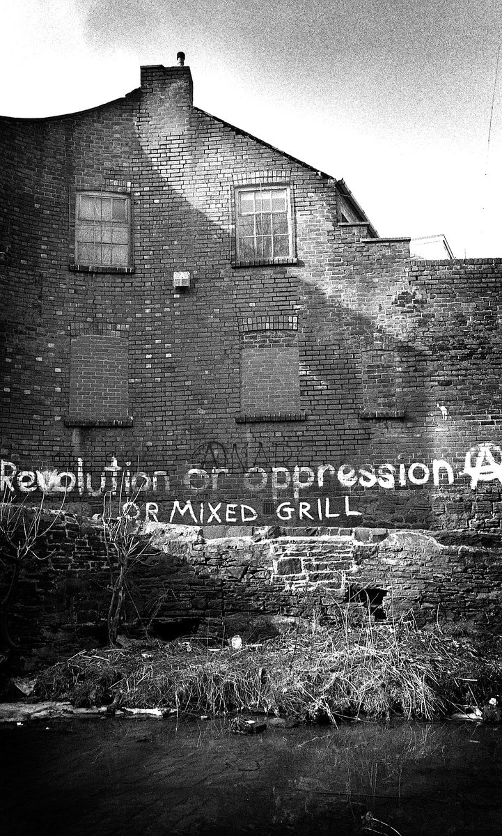 AlastairWright's tweet photo. Frog Walk, 1985
#Sheffield https://t.co/Job3ZI3T0M