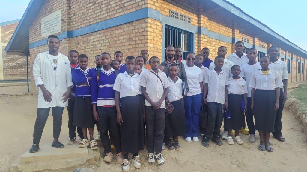 LCOYRWANDA26's tweet photo. YOUTH CLIMATE ACTION | NYAMAGABE DISTRICT

How can young people help protect Rwanda’s soil and restore degraded forests?

On 14 October 2026, @LCOYRWANDA26  conducted an environmental awareness session at GS Kitabi, @Nyamagabe, bringing together 85 students, including Environment Club members, alongside the club mentor and school head.

Under the theme “Erosion Control and Forest Restoration,” students explored practical measures to prevent soil erosion, including contour farming, maintaining vegetation cover, constructing soil conservation structures and planting trees. Discussions also highlighted forest restoration, fire prevention and the importance of caring for newly planted seedlings.

Students expressed their willingness to take action but called for more educational field trips, conservation equipment, regular training, learning materials and visits from environmental experts to strengthen their Environment Club activities.

Empowering young people with knowledge, practical skills and the resources to act is essential to building a generation committed to protecting soil, restoring forests and advancing climate resilience.
@LCOYRwanda @ARCOSNetwork @EnvironmentRwanda @RwandaForestry @RIB_Rw @Rwandapolice @FAORwanda @IUCN @Agirite @BezosEarthFund @GanzAfrica @RYAF_Rwanda @ImpactTeamKigali @WorldFoodForum @ConservationLeaders @RYGN

#LCOYRwanda2026 #YouthClimateAction #ErosionControl #ForestRestoration #ClimateResilience