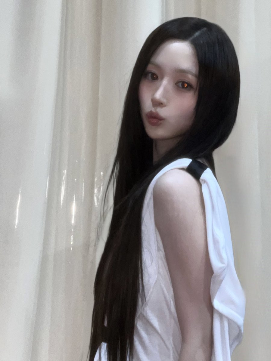 WE_NMIXX's tweet photo. 축하하쟈!

#NMIXX #엔믹스
#해원 #HAEWON https://t.co/2YjwLs6rSJ