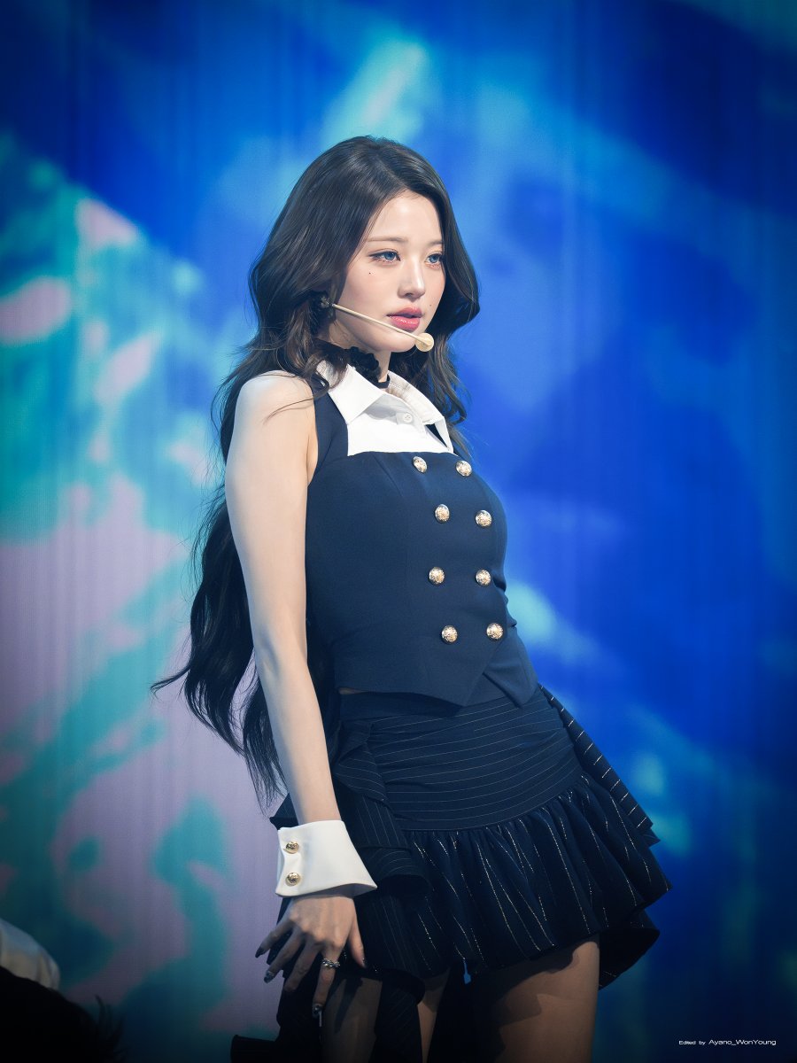 Ayano_WonYoung's tweet photo. 261018 NOL Festival Day.2

Looks can Kill

#원영 #WONYOUNG #ウォニョン #장원영 #JANGWONYOUNG #갓기 #IZONE #IVE #아이즈원 #아이브 https://t.co/gFJ9RH2O23
