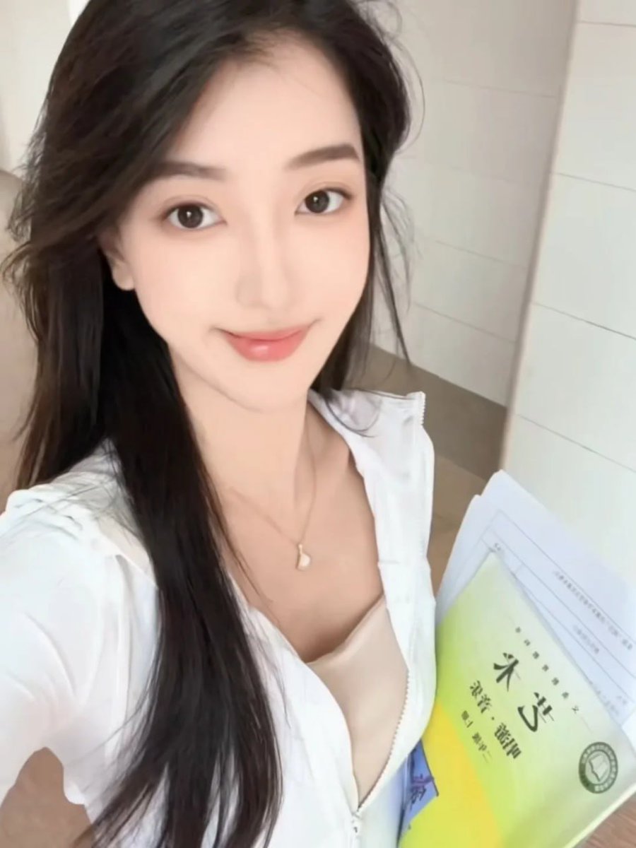 pullover_crypto's tweet photo. 29岁音乐舞蹈老师，鼓起勇气在 X 发正面自拍，真心希望能收获善意与欣赏，听说X都是压抑的人来释放的 其实我也是  但是不知道会不会有人喜欢我这款的😳 https://t.co/CcLIixf5lB