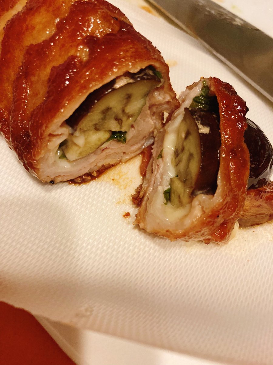 kyo_cooking's tweet photo. 次は

ちゃんと

キツく

巻くよ…

(豚バラをトレイから出してそのまま巻くやつを初めてやってみた😂) https://t.co/9etUmmuFV1