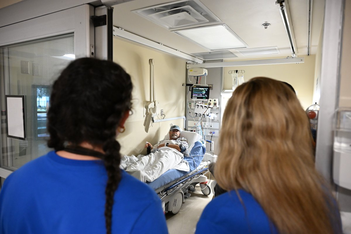 vanfsg's tweet photo. A special visit from the University of Florida softball team brought smiles, conversation and community support to Veterans across the Malcom Randall VA Medical Center this week.
Twenty-two student-athletes spent the afternoon visiting Veterans in patient care areas throughout the facility, listening to military stories, sharing laughs and making meaningful connections. 
Thank you, UF Softball, for taking the time to recognize and connect with those who served.💙🧡
📖 Read the full story here: https://t.co/BHyquN7Leo