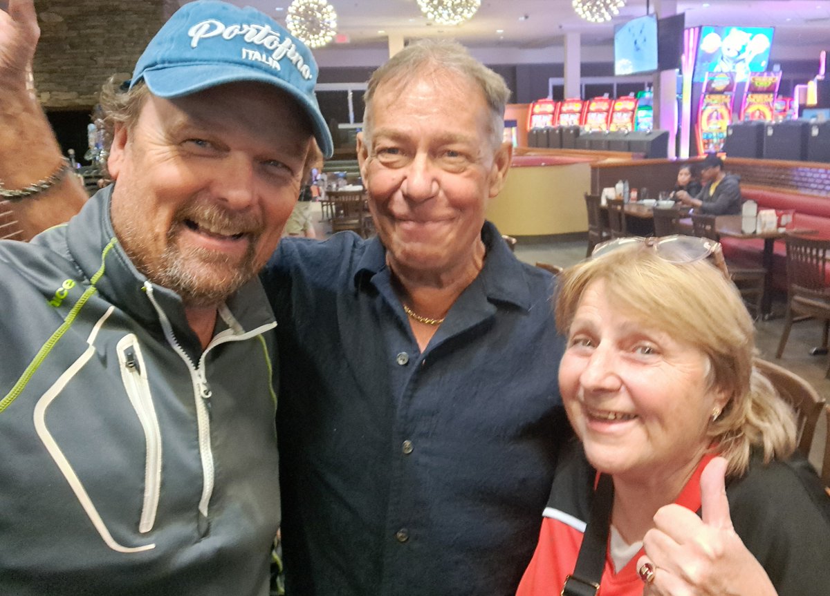DeanJC420's tweet photo. I made new friends again last night! We went to @CenturyDowns  racetrack and casino for Monday Night Football like every week.  🏈

I talk to everyone there haha. Im full of energy somedays no matter how I feel inside, my joy for people and life never ends. Cellys sportbar at the casino is beginning to have that "Cheers" feel to it. 

Everyone knows my name!