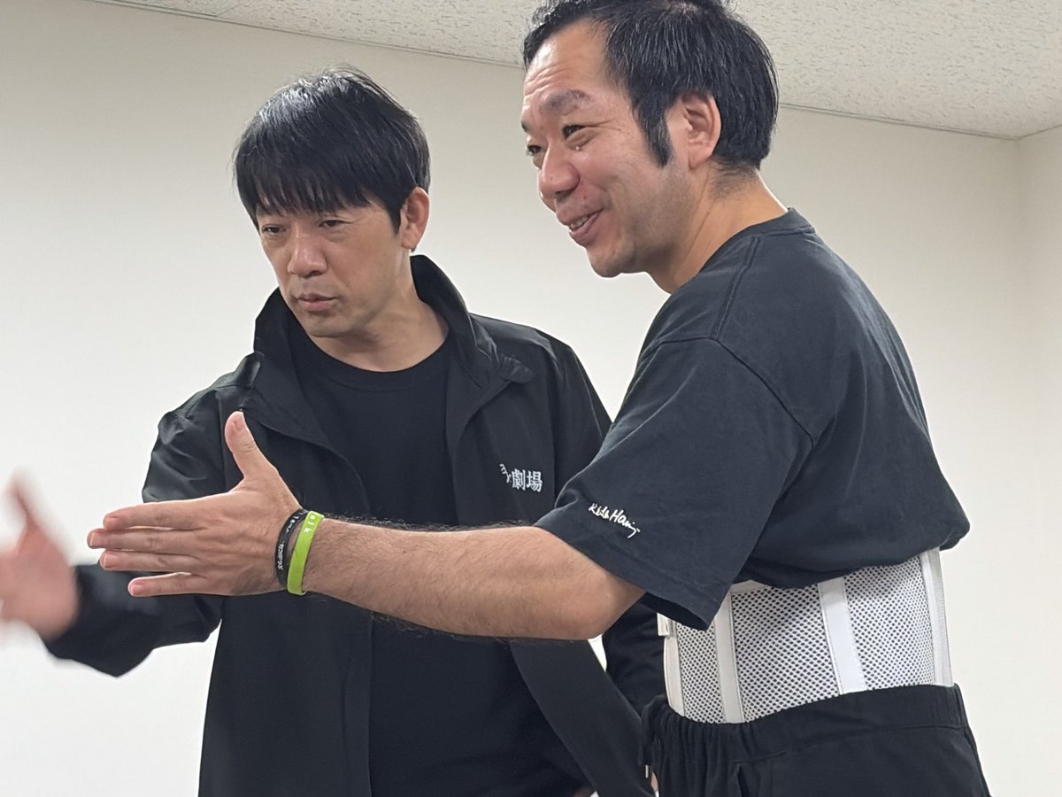 ___kiwa's tweet photo. ［#誰が殺したペッコロタンゼ］
𝒂𝒏𝒐𝒕𝒉𝒆𝒓 𝒔𝒉𝒐𝒕＿

引用元写真は凪の撮影‼️神画角‼️

最後の稽古だったという事は明日から小屋入りという事です‼️(驚)
今日の通しで「皆まだ行くか！？」と感動して本当に泣きそうになっちゃった。皆さんに見届けてほしい
🔗https://t.co/CpzZKOwEgI
#飛ぶ劇場 https://t.co/MDsRGXiSUW
