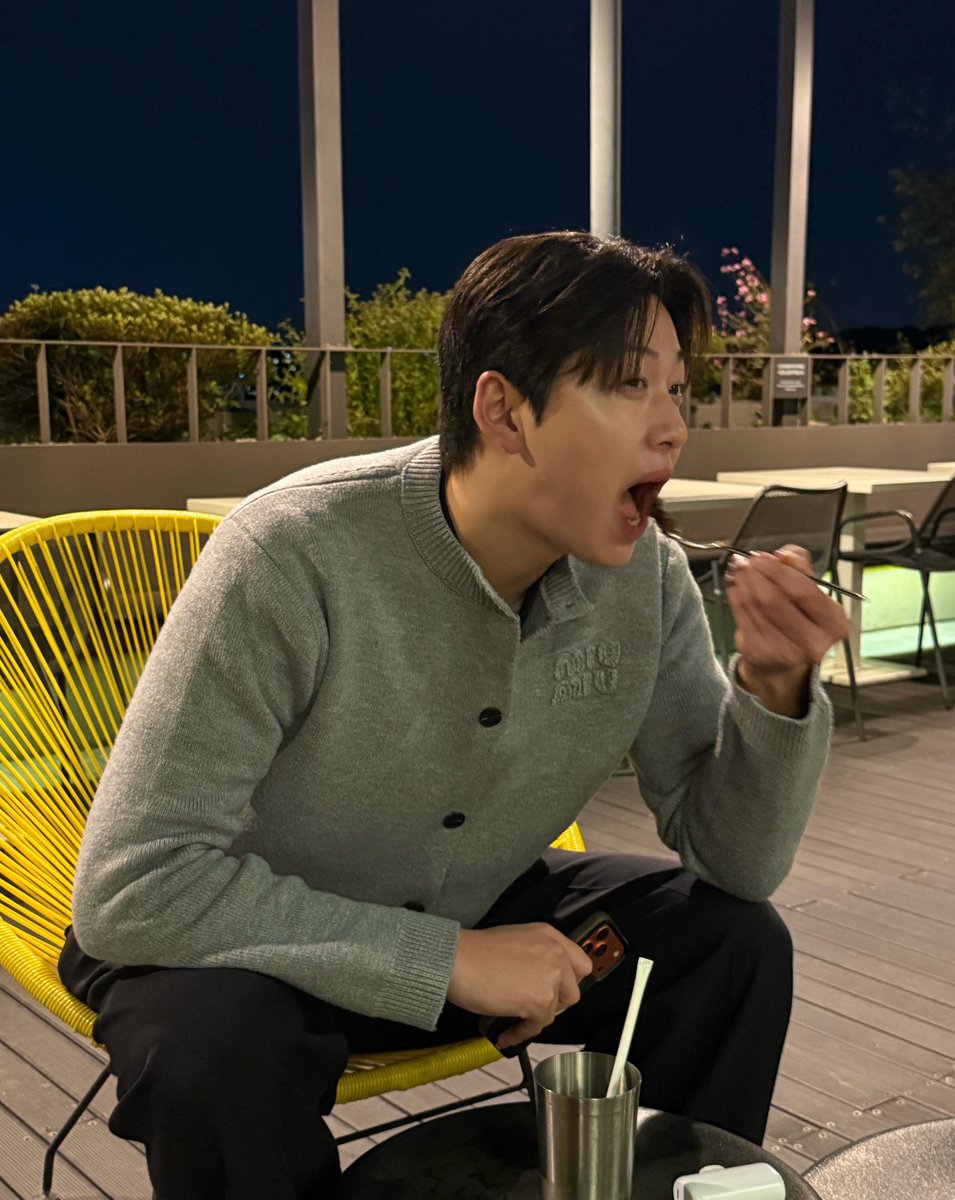 eeegggssh2's tweet photo. 동욱이 인스타 얼마만이니 ☺️☺️ 좋으다 😍 https://t.co/qzxlkuoMAt