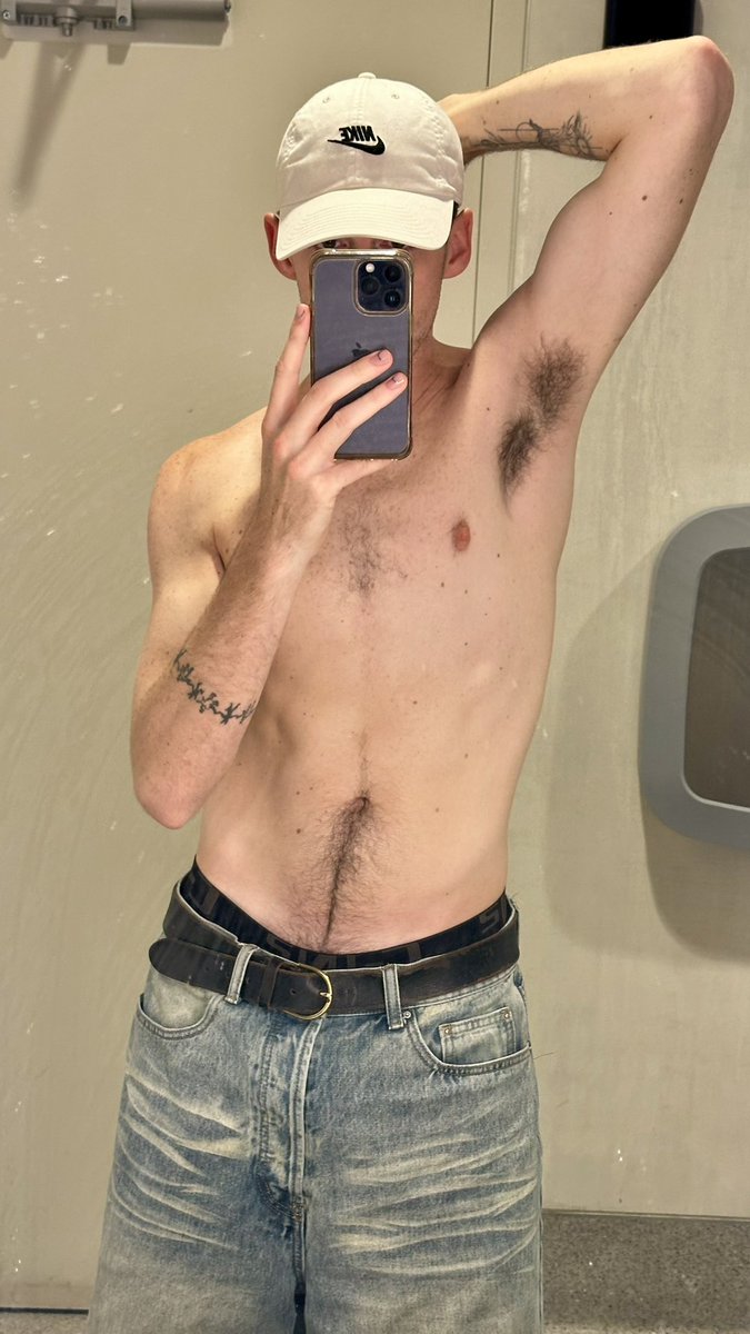 jockyjake44633's tweet photo. I’m losing my form 🫪 get me back in the gym asap https://t.co/UsVjHe1Fsn