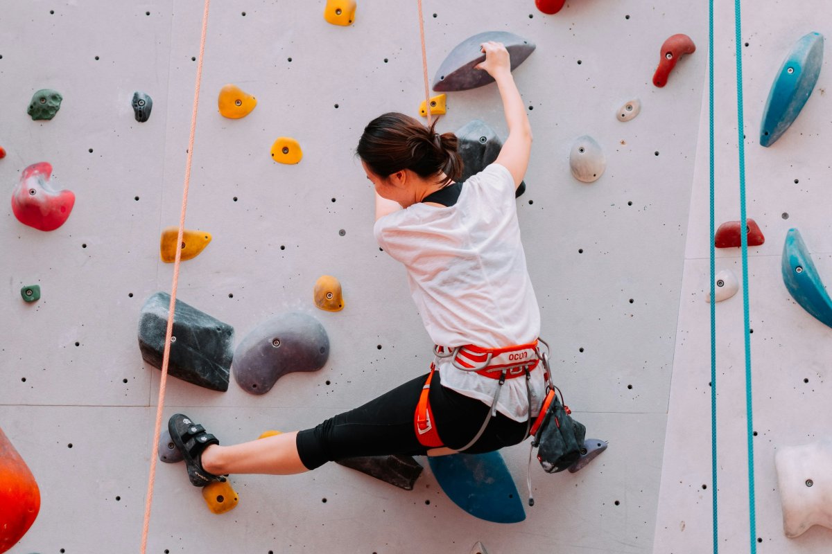 MainLineToday's tweet photo. Want a fun way to work out? Rock climbing is a great way to stay in shape and have fun indoors around the Main Line and western suburbs. Link in the first comment.

#mainlinetoday #rockclimbing #fitness https://t.co/QQSIijF7ET