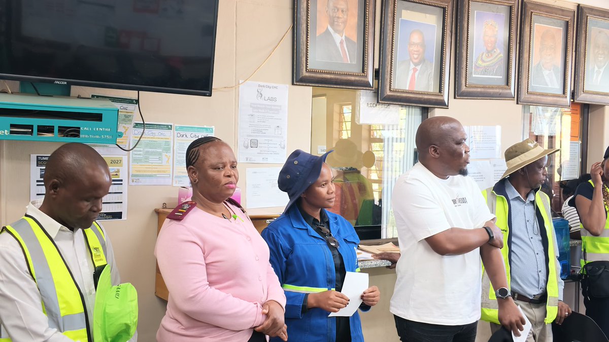 nasiphim's tweet photo. I am on the ground at Dark City Clinic in Ekangala, Region 7, engaging public health workers and community members as part of our ongoing response to the Bronkhorstspruit water crisis.

Together with senior City management, I am assessing the public health response, overseeing the provision of safe alternative drinking water and ensuring that residents receive the information and support they need.

Our priority remains protecting affected communities, preventing further illness and restoring a safe and reliable water supply.
@CityTshwane