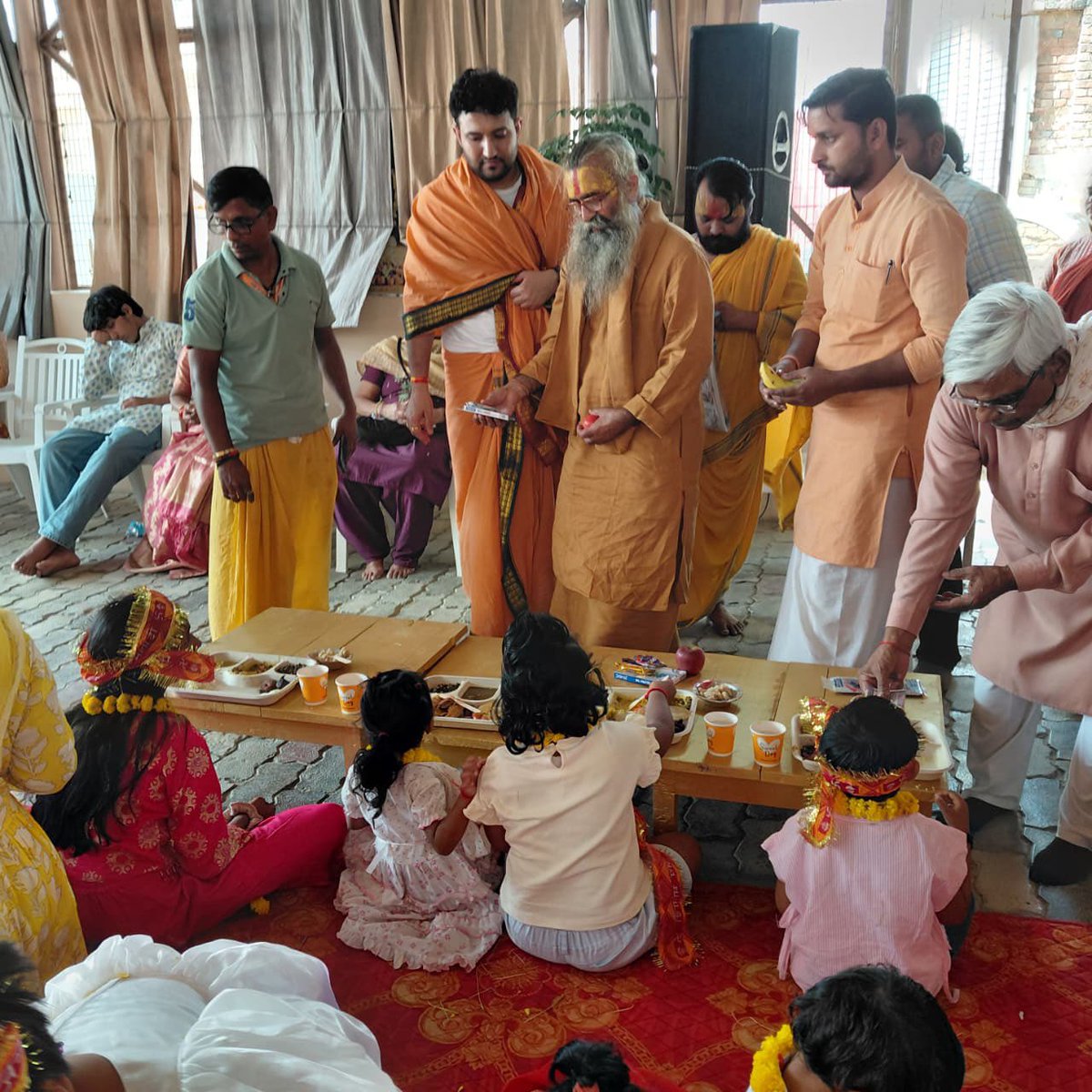 ShriRamTeerth's tweet photo. विजयादशमी के पावन अवसर पर श्रीरामजन्मभूमि मंदिर, अयोध्या में विशेष धार्मिक अनुष्ठान श्रद्धा एवं भक्तिभाव से सम्पन्न हुए।

प्रभु श्रीरामलला सरकार का पंचामृत से महाभिषेक हुआ, तत्पश्चात विधिवत शस्त्र पूजन कर, प्रभु को विशेष छप्पन भोग अर्पण किया गया। माँ दुर्गा के शस्त्रों की भी आराधना हुई।

इस अवसर पर श्रीरामजन्मभूमि तीर्थ क्षेत्र न्यास की ओर से कन्या पूजन भी किया गया। मंदिर की यज्ञशाला में 18 कन्याओं के चरण पखारकर उनका पूजन किया गया तथा उन्हें भोजन, उपहार एवं दक्षिणा भेंट की गई।

न्यासी स्वामी दिनेंद्र दास जी मुख्य यजमान रहे। इन आयोजनों के साथ शारदीय नवरात्रि के पावन अनुष्ठानों का समापन हुआ।

Vijayadashami was celebrated with traditional grandeur and deep devotion at Shri Ram Janmabhoomi Mandir, on October 20, 2026.

The sacred festivities included the Mahabhishek of Shri Ram Lalla Sarkar, Shastra Puja, and the offering of Chhappan Bhog.

In a new initiative, the Trust organised Kanya Pujan, reverentially honouring 18 young girls as manifestations of the Devi Maa. They were offered traditional Kanya Bhoj, gifts and Dakshina.

With Swami Dinendra Das as chief Yajman, the celebrations marked the culmination of nine days of Navratri rituals, reflecting the mandir’s rich spiritual heritage and cherished Sanatan traditions.