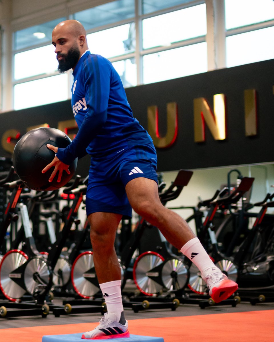 ManUtd's tweet photo. Dialling in ☎️ https://t.co/X5Wycuf8qa