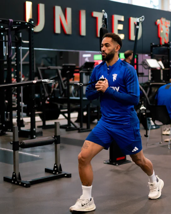 Matheus Cunha during pre-activation in the Carrington gym.