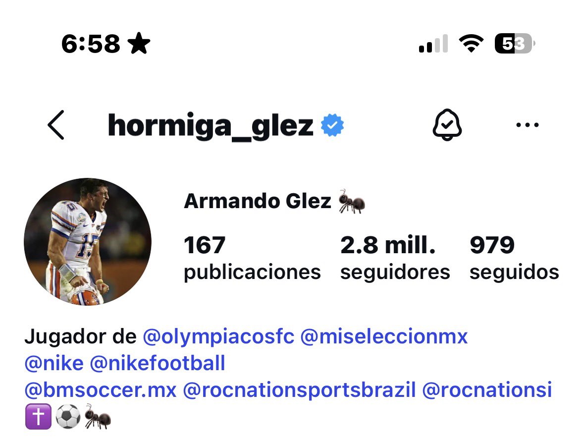 yazmintrini_'s tweet photo. quiso cambiar la foto de perfil de su cuenta privada y terminó cambiando la de su cuenta pública JAJAJAJJAKAJA https://t.co/fH2ctq5p1g