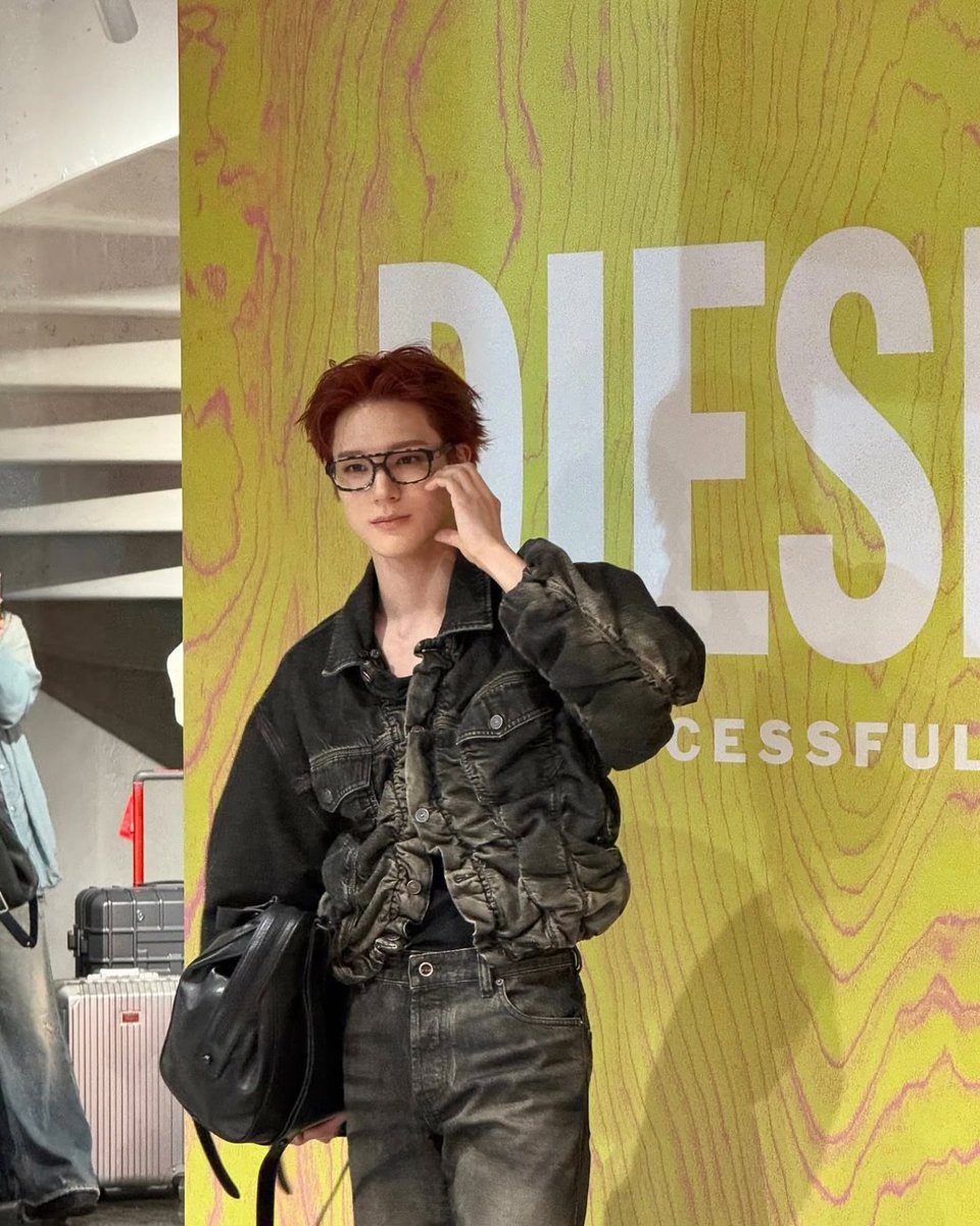 423folder's tweet photo. 261019 grazia singapore (https://t.co/KqmQNj2ZwY) instagram post #JENO #제노

these diesel divas are serving up the exact kind of fashion energy we need for the week! ⛽️ 

JENO WITH DIESEL 
#DIESELxJENO  
@DIESEL https://t.co/dqlqKoXSwG