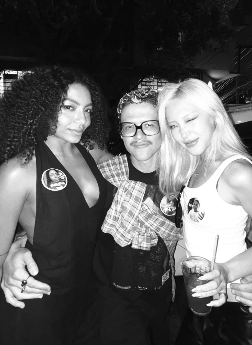 HeyoonDaily's tweet photo. Heyoon com Mateus Aguiar e Any Gabrielly recentemente. 🤍

#HEYOON #SeriouslyOnTour #HeyoonJeong #brasil #AnyGabrielly https://t.co/xRcpP16YjZ
