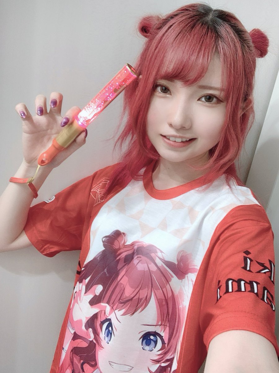 mineda_mayu's tweet photo. 改めまして！！

『標ツアー_ファイナル公演 ばくすて！とーく』DAY2に出演させていただきます☺️✨

学マス公式さんの投稿に自分の名前が載ってるの謎すぎる！とっても楽しみです！！！

11/8（日）よろしくお願いいたします❤️‍🔥

#アイマスch_ばくすて
#はつぼし放課後とーく

2年前の峯田📸 https://t.co/TEzZUxKqxn