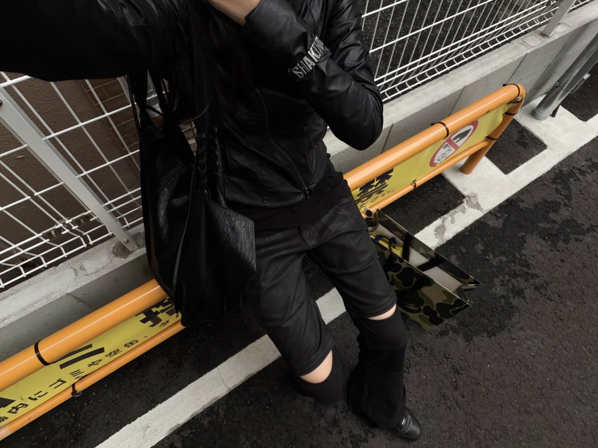 Arcging's tweet photo. 오사카는 여름이네요... 🚶🏻‍♀️🥵 https://t.co/iBoeAu2JfM