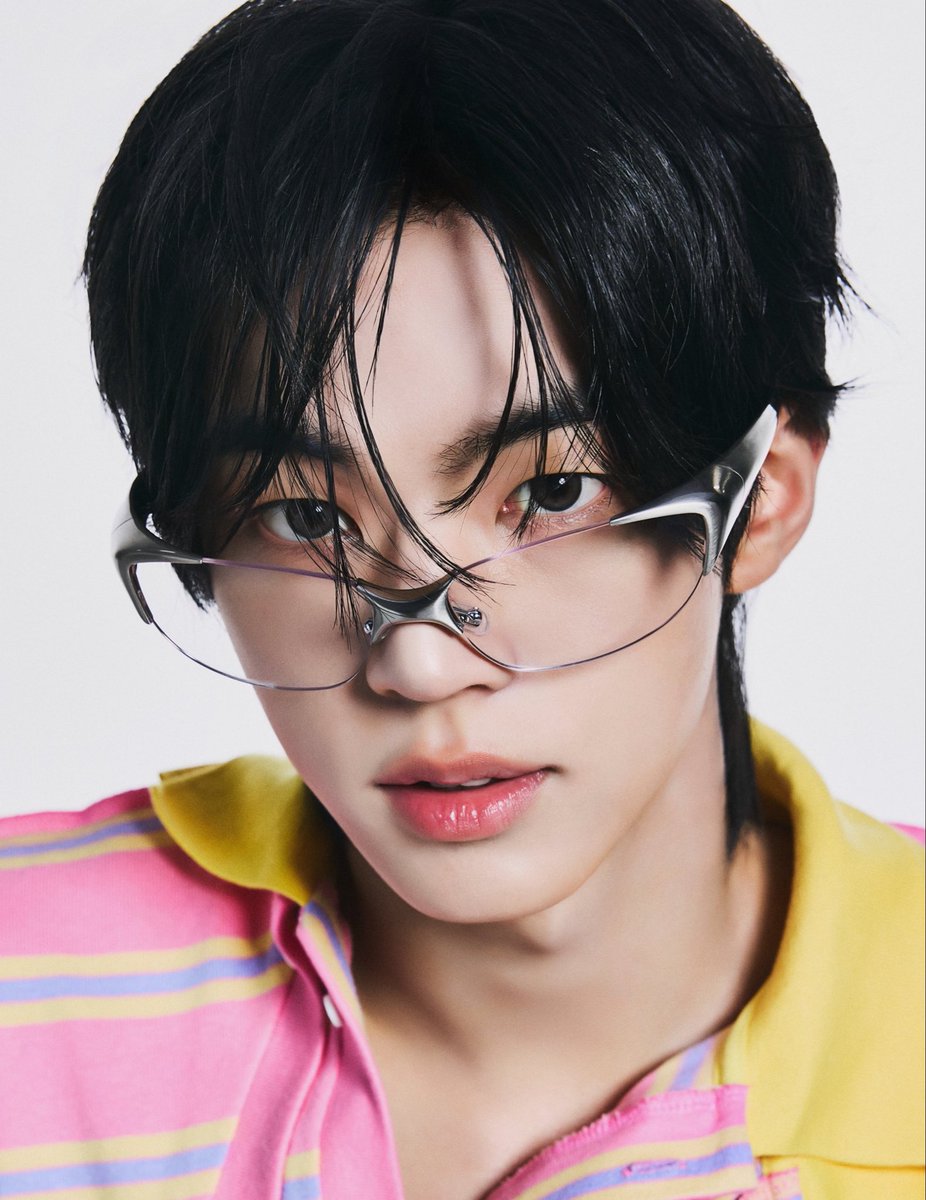 ccbbangdd's tweet photo. 진짜얼굴밖에안보여♡♡ https://t.co/Zc9hL7R2ls