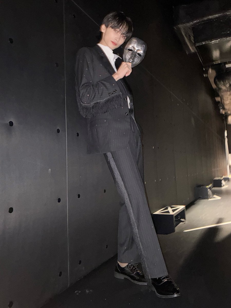 cloudten_member's tweet photo. 今日も公演ありがとうございました🙇‍♂️
㊗️他人仮面デビューッ！！🎭
かっこよくできてたかにゃ？？
いつもと違うメンバーの組み合わせだったおかげで初めましてできた方もたくさんいて嬉しかったです！！
もっともっとダンス磨きかけます🎭🕺✨

最近、公演たくさん出てみんなからの幸せ享受しすぎたから明日は大学行ったらたくさんおやすみさせていただきます😪
またね

＃Cloudten #木村陽