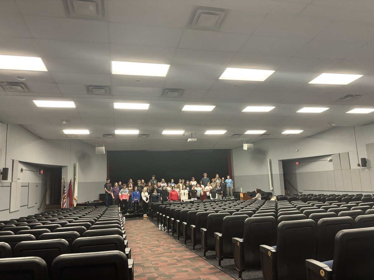 DandurandJason's tweet photo. Sneak Peak (listen) 
Looking forward to tonight’s Choir Concert with @RoxanaChoir 
Always a great performance! Special shout to Mrs. Falloon, the best choir director in the business 🙌 #AboveTheLine 🔱 #GoShells https://t.co/nbDAXYJ9gf