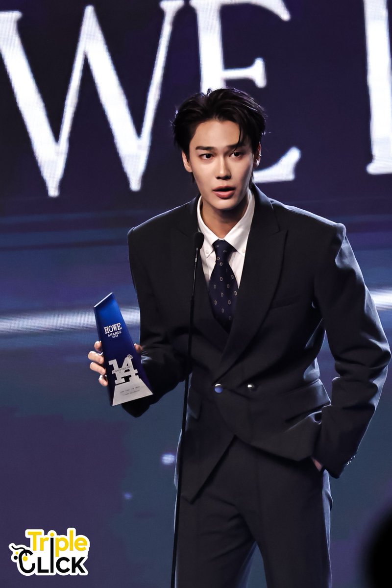 TripleclickTH's tweet photo. ”ดิว“ ช่วงรับรางวัล 'HOWE Rising Icon Award'

DEWTEE SHINES AT HOWE
#HOWEMAGAZINE
#HOWEAWARDS2026 https://t.co/eCeTpVp97r