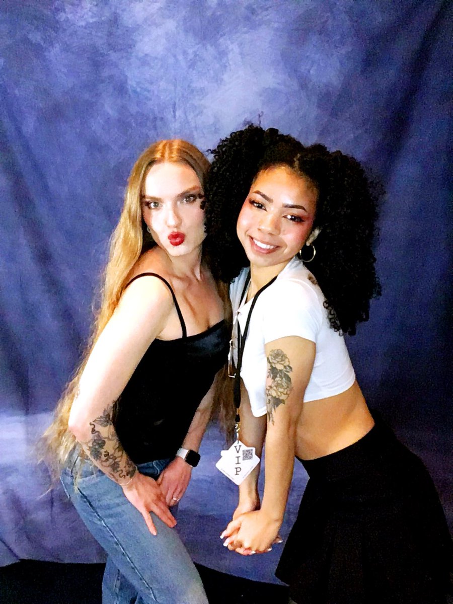 careephillips's tweet photo. @demihq_ @daddyssues29 SO MANY FAV MOMENTS 🥹 but the most special is seeing Demi on tour in Toronto and doing the VIP experience with my bestie ❤️ https://t.co/PXQvZyXLSR