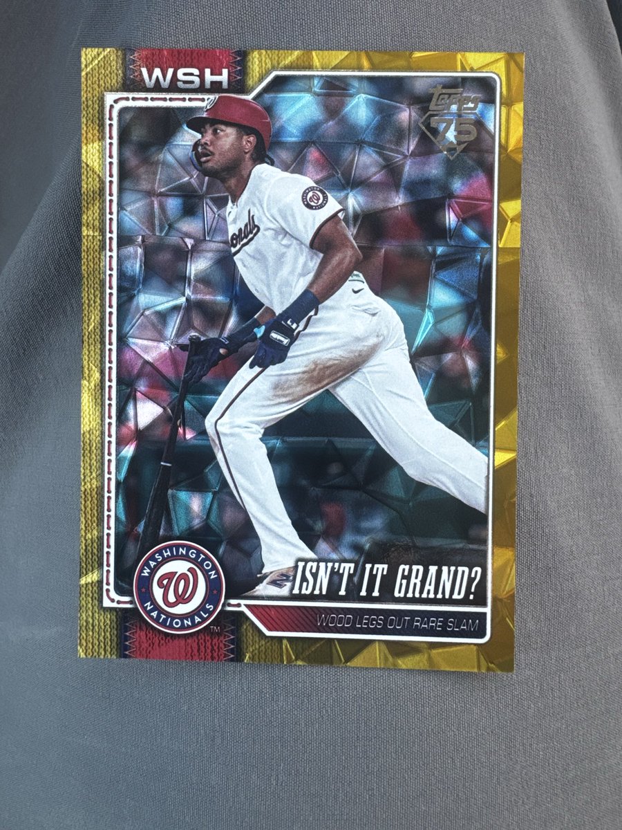 GirlDadCardHits's tweet photo. Happy Tuesday morning collectors! How about a quick car rip from a hanger pack. https://t.co/E5Aj9QCBBo