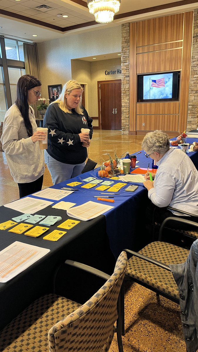 CommJacobs's tweet photo. 🚐💙 The DECAL Roadshow in Cartersville is underway! We’re excited to connect with child care owners and directors, share resources, exchange ideas, and learn together as we work to strengthen early learning across Georgia. Let’s Connect, Learn &amp; Grow! 🌱 #DECALRoadshow https://t.co/3YhSalPpdM