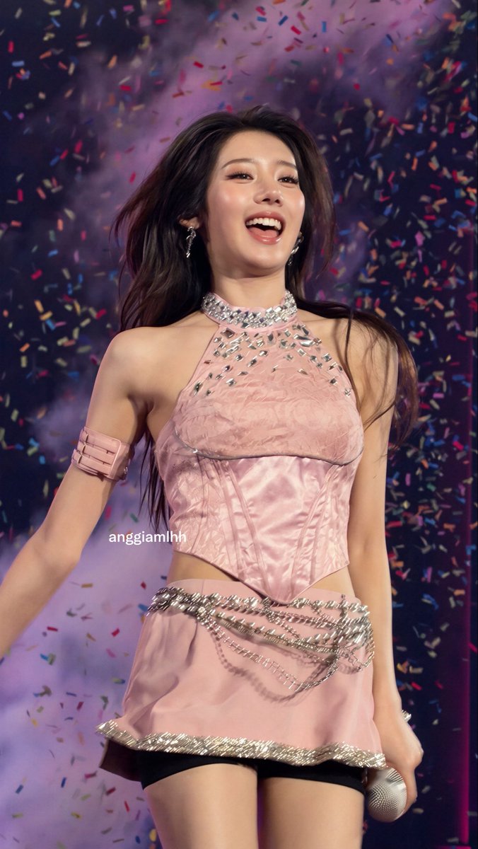 anggiamlhh's tweet photo. RORA WITH CONFETTI✨🩷🫶🏻🎉
Unreal banget ini soulmate gweh😭🥹

#RORA #BABYMONSTER #로라 #베이비몬스터 https://t.co/zLekQ3uVCL