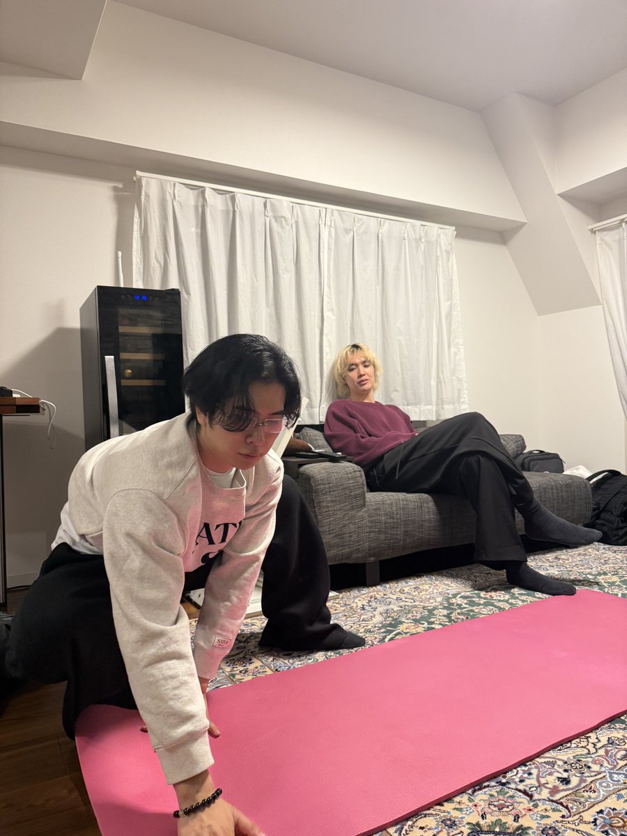 nishikori50000's tweet photo. ひとんちで体幹するための三段活用 https://t.co/7GntA8a17u