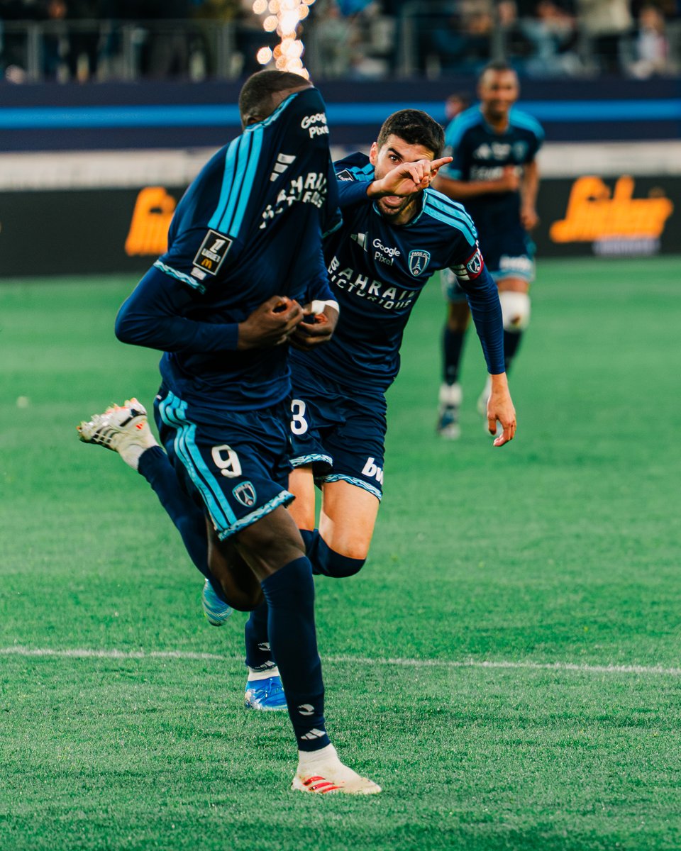 ParisFC tweet picture