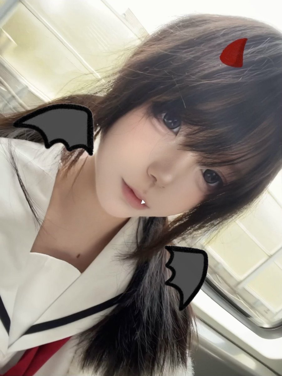 loRikkaVe's tweet photo. 扔下一个萌萌的自己就走 https://t.co/HSnnhy5NOu