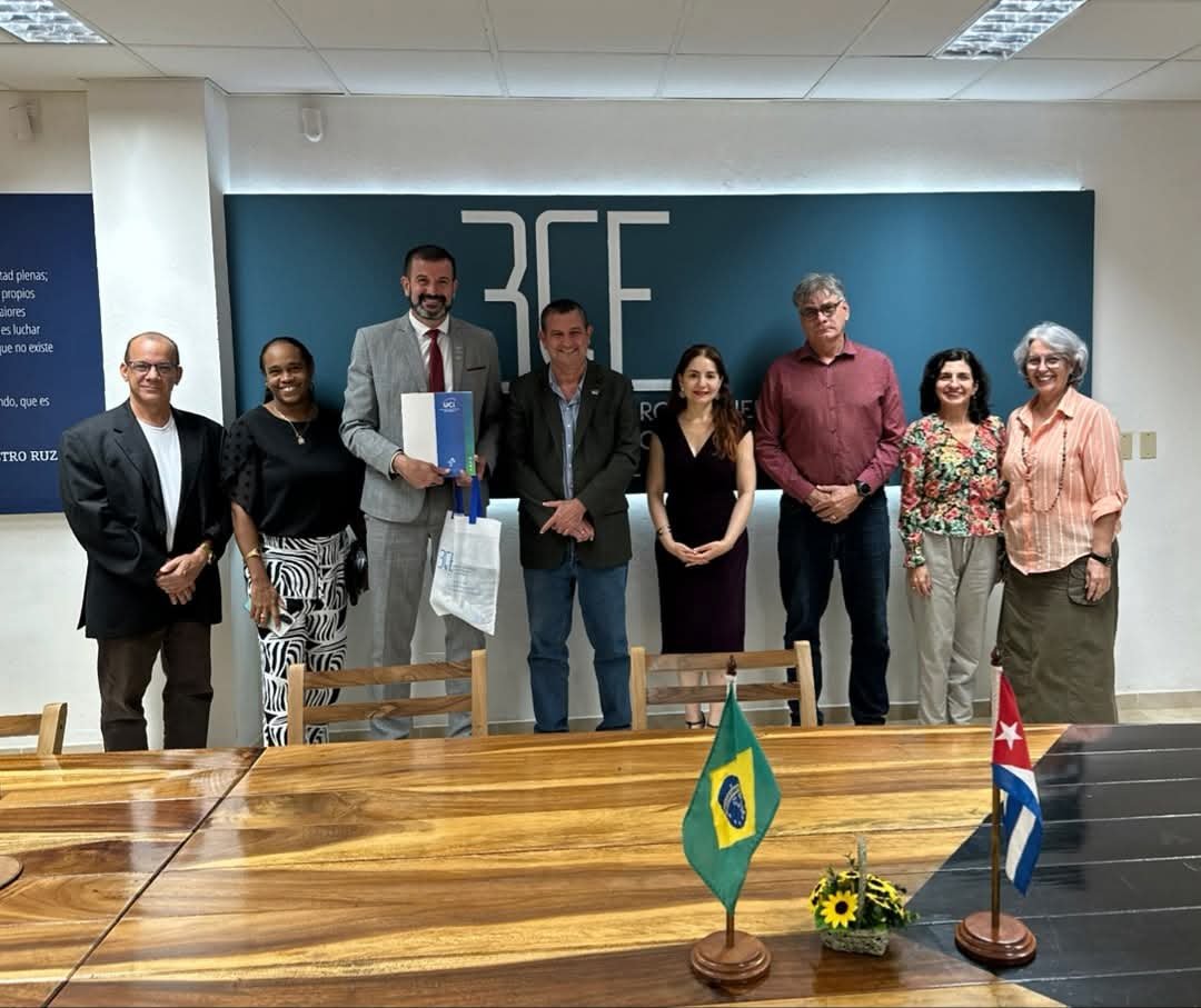 feria_pla's tweet photo. #Cuba no se detiene, Parque Científico Tecnológico de la Habana, firma acuerdos con universidades de Brazil #CubaNoEstaSola https://t.co/YCy5Z9fUnJ