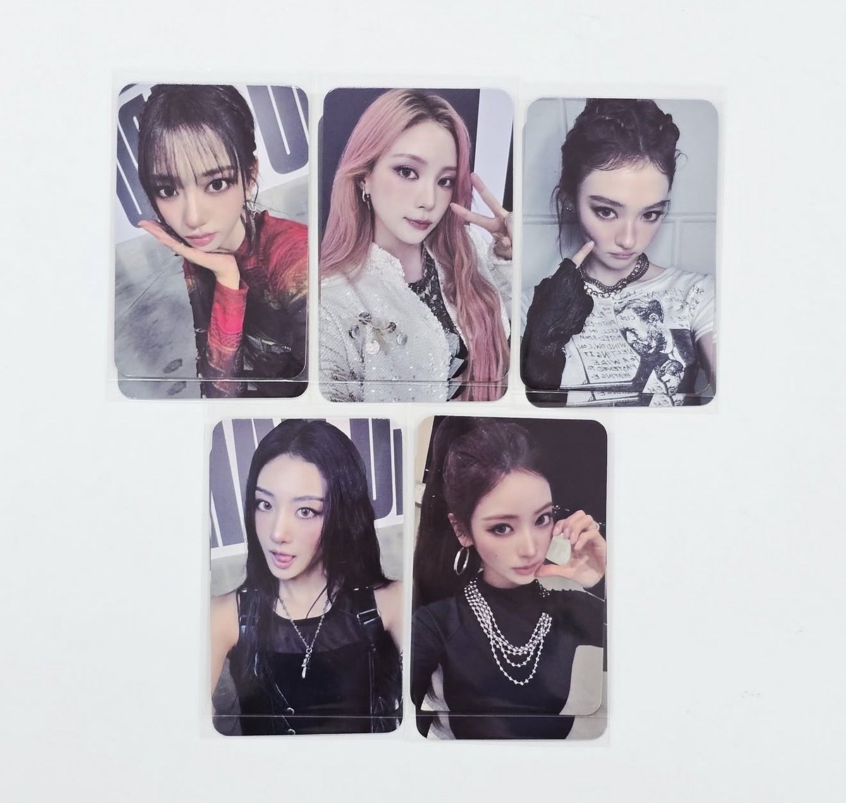 stannmeovv's tweet photo. ⛓️‍💥MEOVV Single Album 'GO HARD'
whosfan luckydraws ld / pre-order benefit / pob / poca

• 1 out of 5 

#GOHARD #MEOVV_GOHARD https://t.co/cJt2Bb4t0D