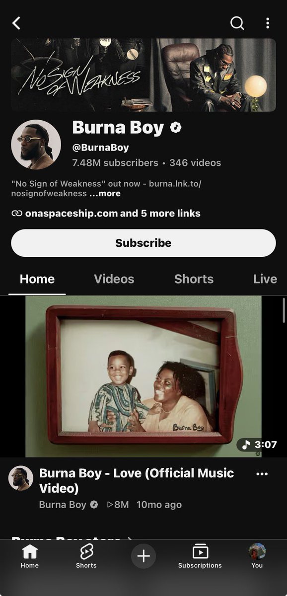 BurnaArchive's tweet photo. Just in 🚨; BURNA BOY SURPASSED 4 BILLION TOTAL VIEWS ON HIS OFFICIAL YOUTUBE CHANNEL 

Making him the first Nigerian artist to reach the milestone and also credited him as the first from Sub-Saharan Africa

From On the Low to Last Last, the catalogue keeps working https://t.co/RBl0dDZ2TH