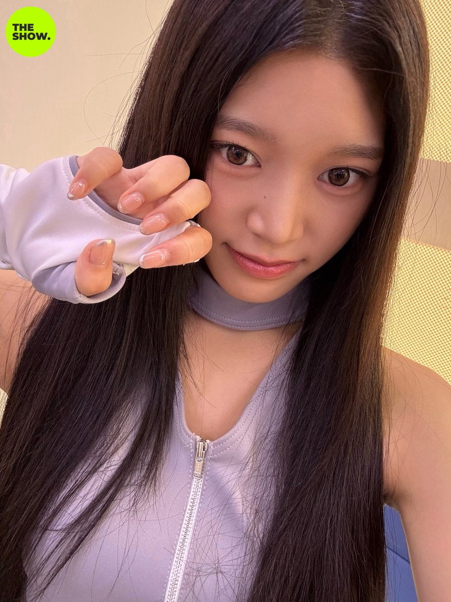 theshow_offcl's tweet photo. [💚401회 더쇼초이스 후보①] 
어! 아기다!💖             
.　∧＿∧    복복복💝
（´・ω・)つ＿ ∧
（つ　 / ( ・ㅇ・ ) ?
 しーＪ　 (nnノ)

╭ ◜◝ ͡ ◜◝ ͡  ◜◝ ͡ ◜◝ ͡  ◜◝ ╮
      우리 이름이 아기 인가?
왜 다들 우리를 아기라고 부르지?
왜 다들 우리만 보면 복복복하지?
  ╰ ◟◞ ͜  ◟ ͜   ◟◞ ͜  ◟ ͜   ◟◞ ╯
                      O
                    °