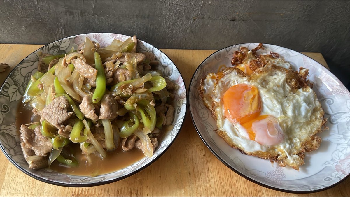 Pphorn7b's tweet photo. เป็นคนสวยที่หาเงินเก่ง ทำกับข้าวเค็ม ทอดไข่ดาวไหม้ รับสมัครพ่อครัวด่วนๆๆ  😁😁 https://t.co/oC2gSWu8gf
