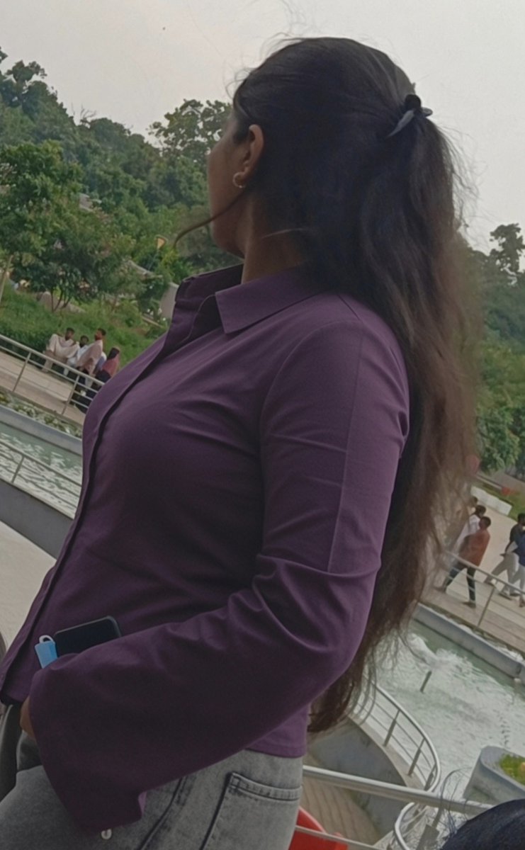 calminsaan23's tweet photo. Sema shape uh 🫠🥵 ellam pakkava iruku 🥭🥵 https://t.co/PqBJ8DHUiR