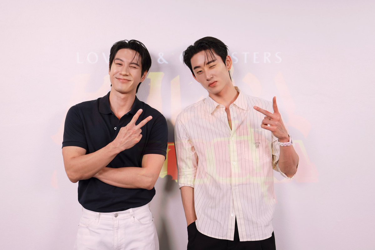 YouManiacSeries's tweet photo. ฝากติดตามด้วยนะคับ ‘ไบร์ท-เอส’ คุยจริงจัง ไม่จิงโจ้ ฟีลจริงจังมีจริงคับ! 💞✨ 

#Basedon2Stories14 
#YouManiacSeries 
#GMMTV https://t.co/rkCZrZceTP
