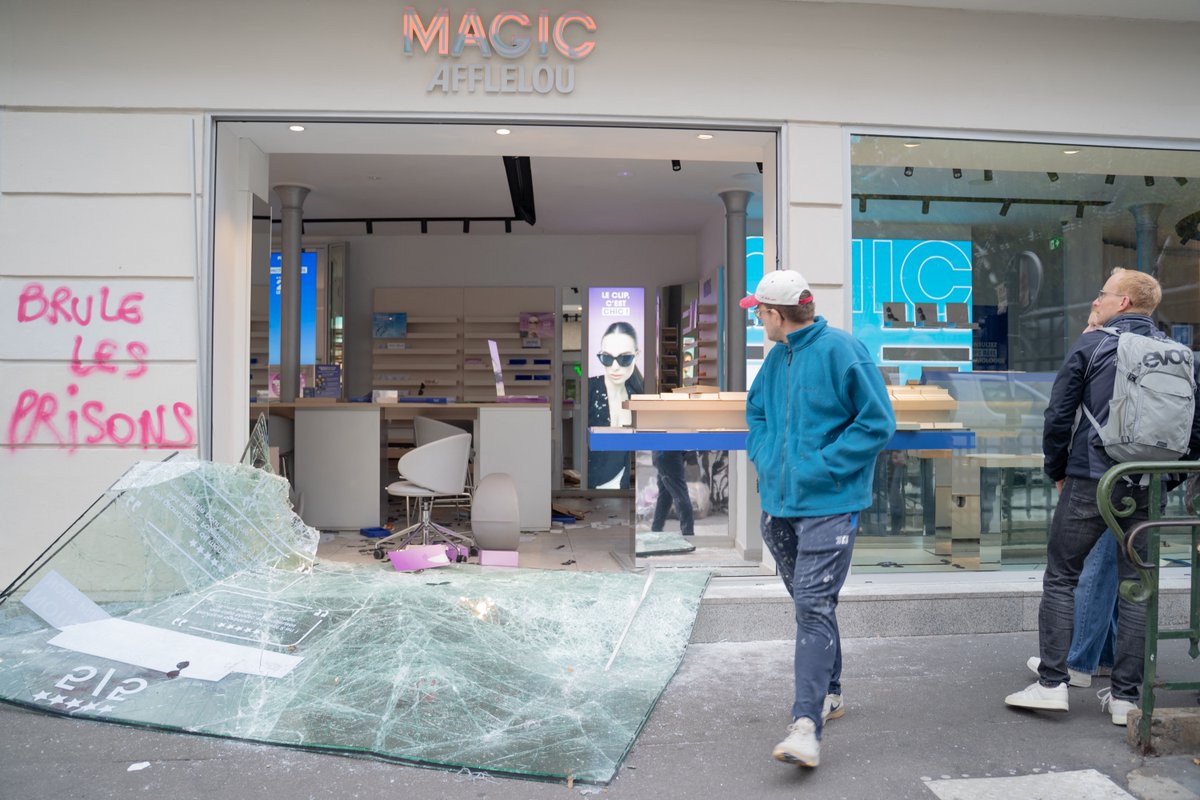 FlorentBarraco1's tweet photo. « Tout le monde met de la bonne volonté. Le résultat, c'est quoi ? Ce sont des rapports. » 
Violences urbaines : ces préconisations formulées dans un rapport de 2019 qui n'ont jamais été mises en place https://t.co/18vHJm5Mzn via @ParisMatch https://t.co/tqRAfbDkC0