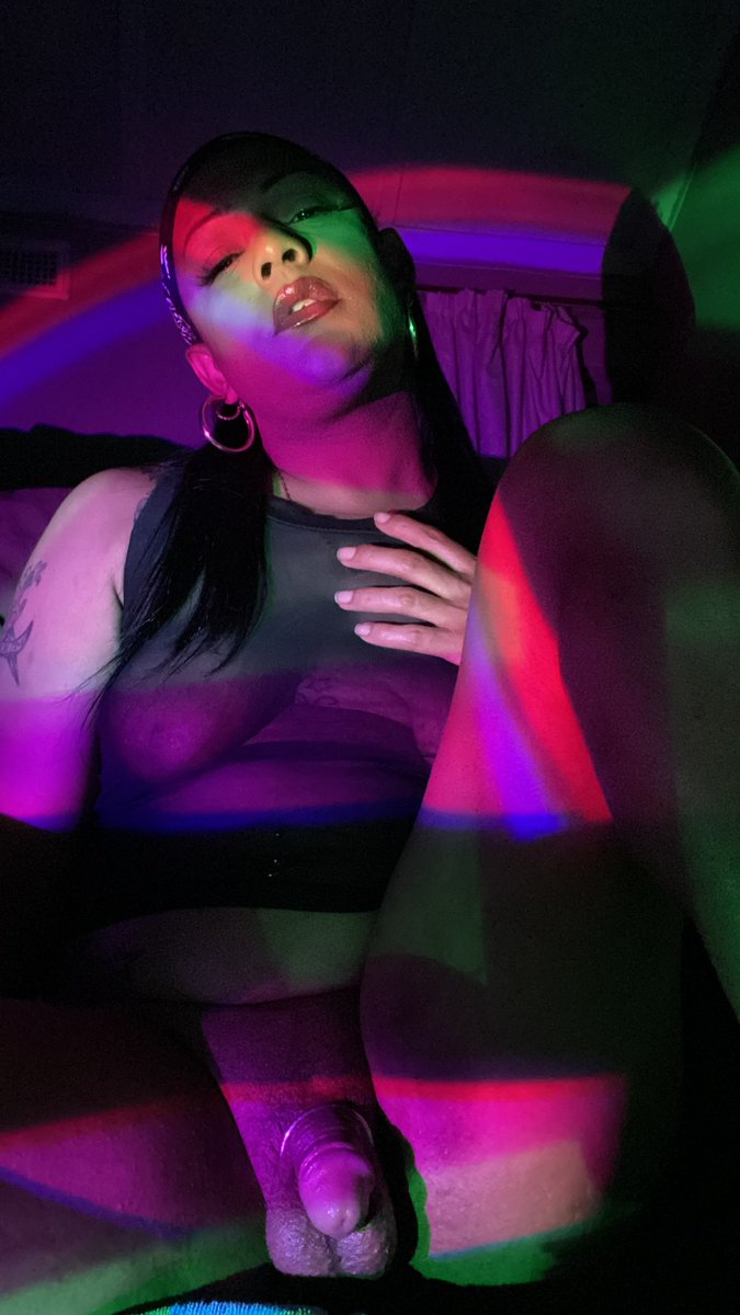 itshoneyjames's tweet photo. What do we think about this lighting? https://t.co/1OvggKte5r