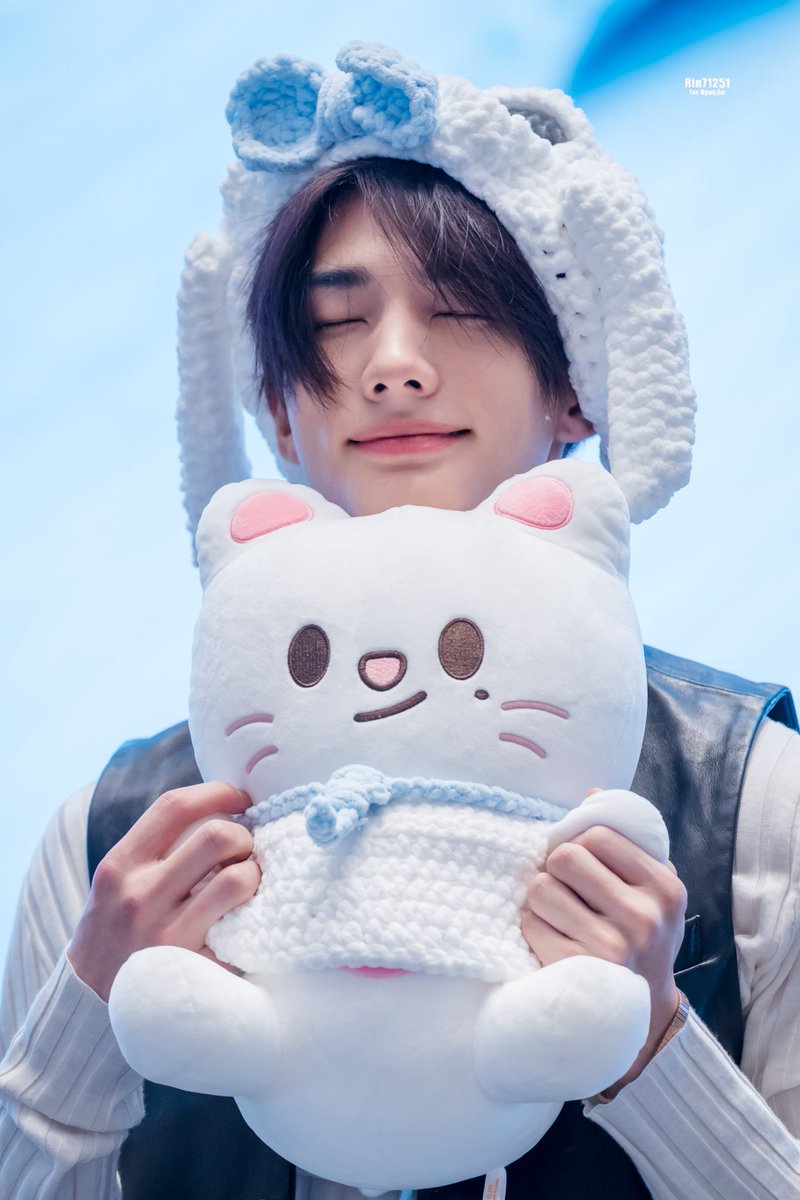 Rin71251's tweet photo. 20261017
#현진 #Hyunjin https://t.co/NRqt3LviV6